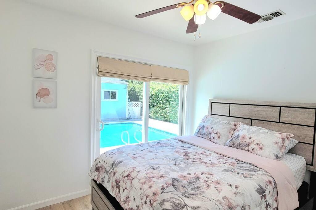 Сasa de vacaciones Newly Furnished Pool House