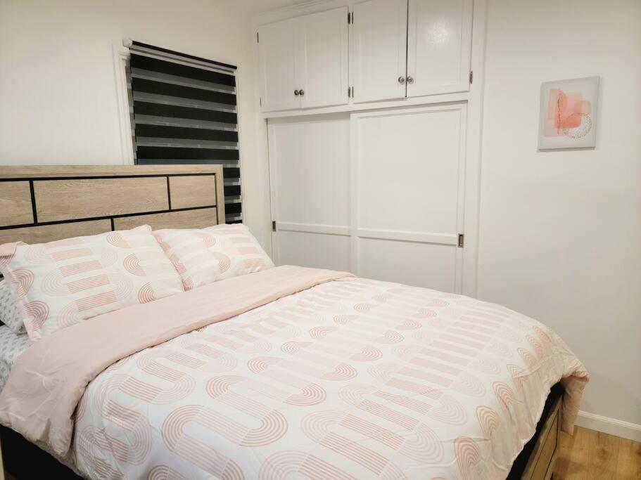 Newly Furnished Pool House Сasa de vacaciones Los Ángeles