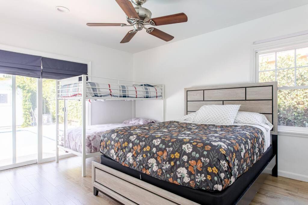 Newly Furnished Pool House Los Ángeles